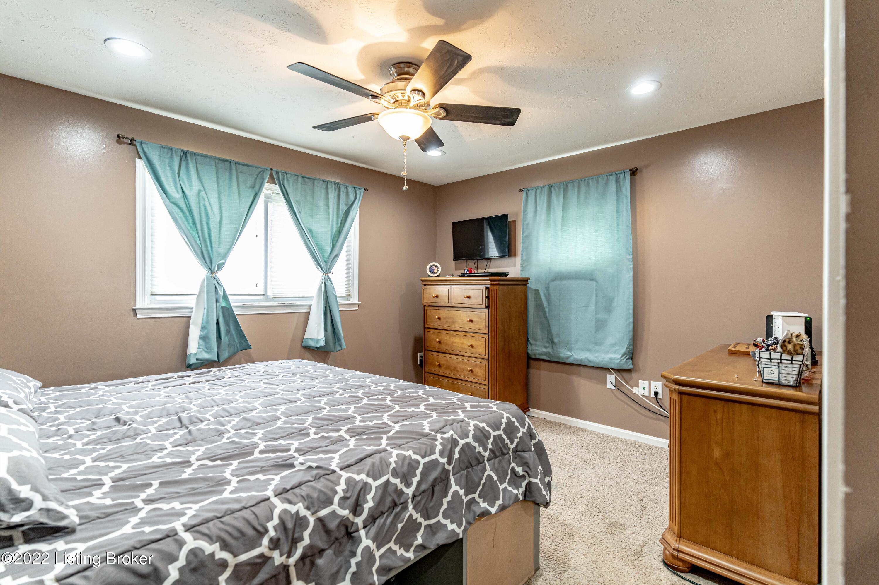 8403 Terry Road Louisville, KY 40258 - Photo 25 of 73 8403 Terry Rd (25)