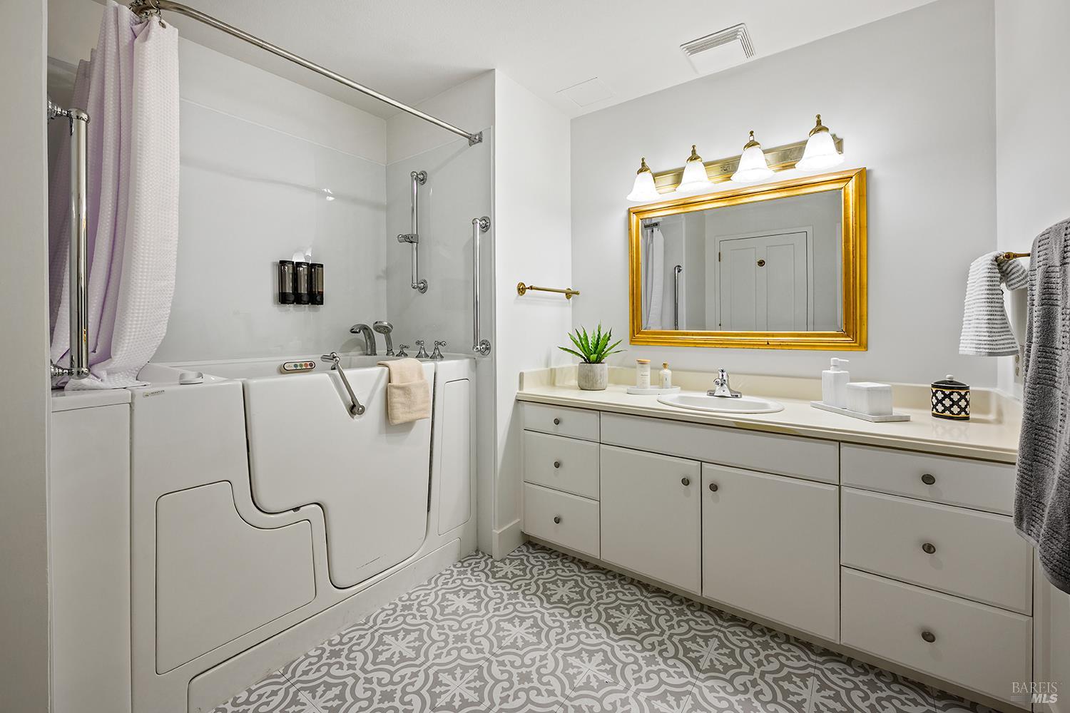 100 Thorndale Drive, Unit 233 San Rafael, CA 94903 - Photo 27 of 43