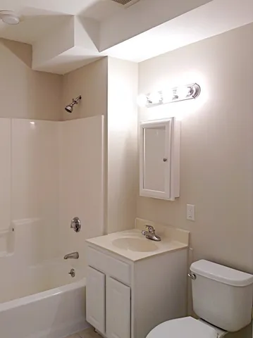 $2,995 | 1522 VFW Parkway, Unit 504, Boston, MA 02132