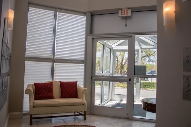 $2,995 | 1522 VFW Parkway, Unit 504, Boston, MA 02132