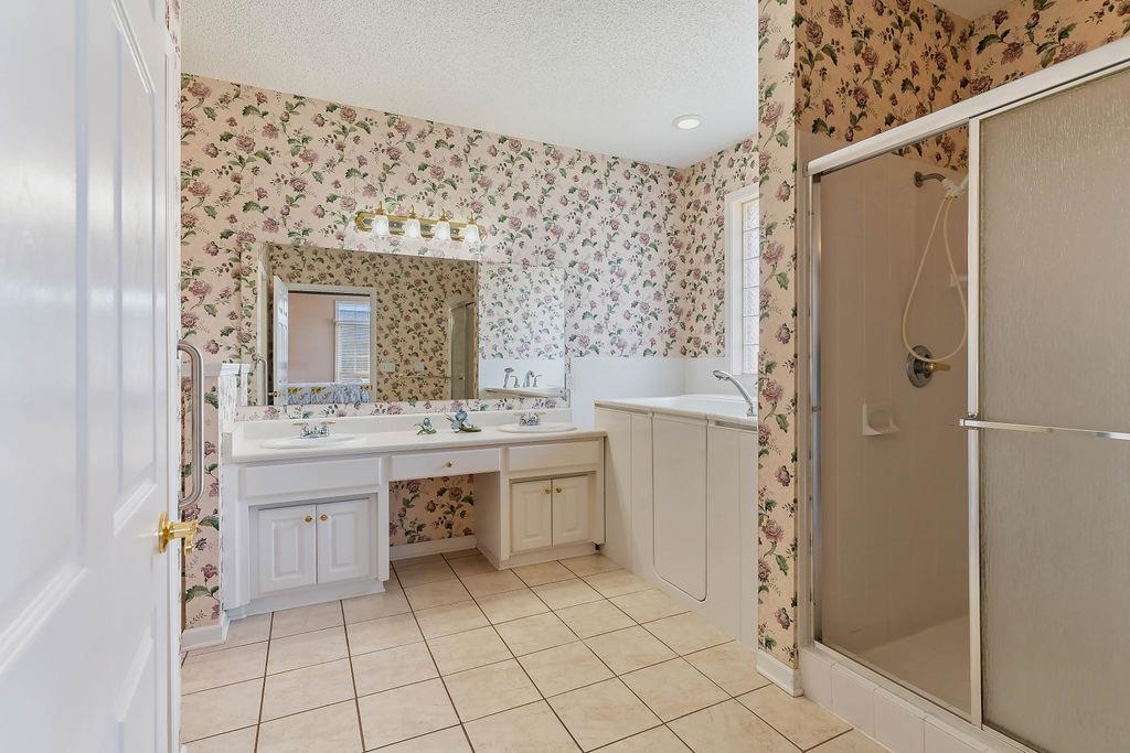 172 Roberts Meadow Loop Spartanburg, SC 29307 - Photo 30 of 50 Double vanity