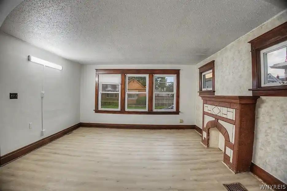 103 Preston Road Cheektowaga, NY 14215 - Photo 7 of 20