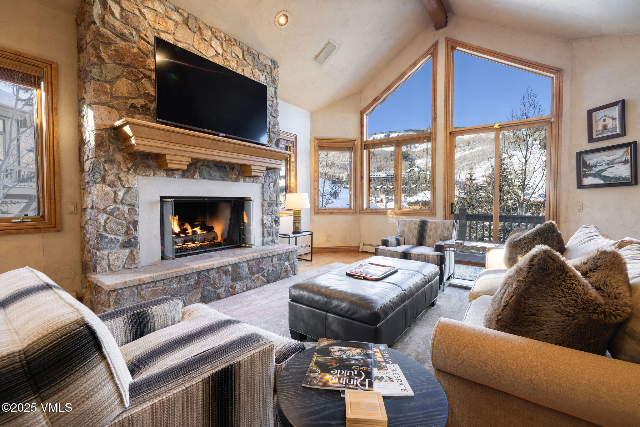 335 Aspen Lane, Unit 15 Beaver Creek, CO 81620 - Photo 20 of 32 2502_335_aspen_ln_15_interior_living_a