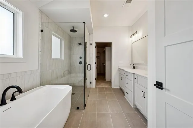 $599,950 | 2181 Heritage Court, Liberty, MO 64068