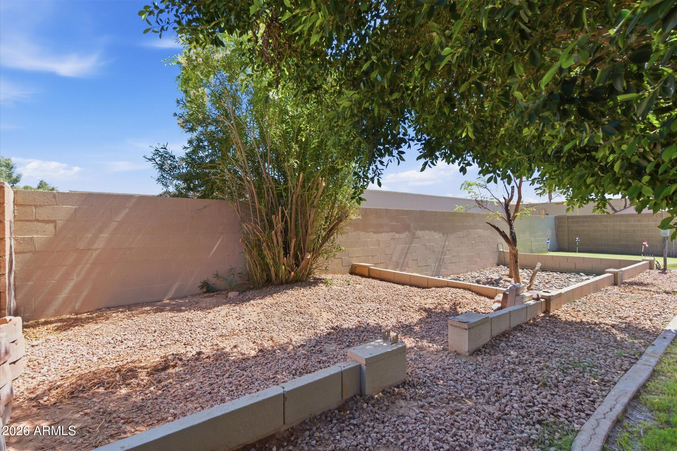13633 South 47th Street Phoenix, AZ 85044 - Photo 34 of 37 a view of a backyard of the house