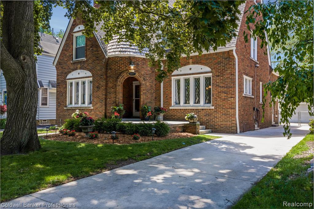 1377 Harvard Road Grosse Pointe Park, MI 48230 - Photo 1 of 72