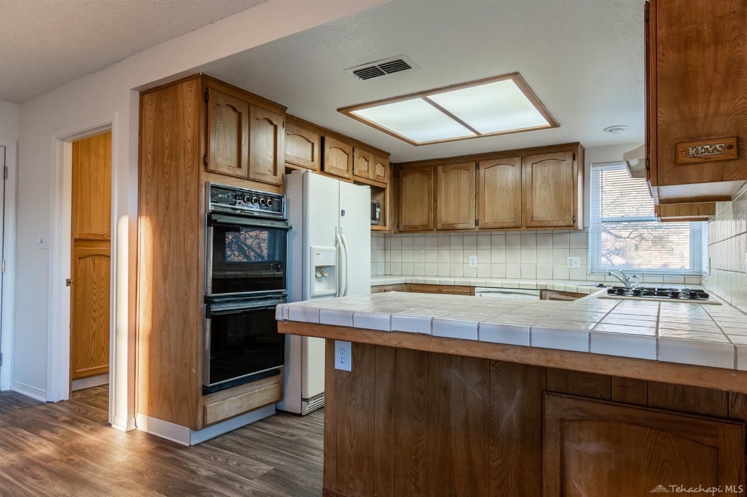 26101 Cumberland Road Tehachapi, CA 93561 - Photo 10 of 58 Gallery Image 10