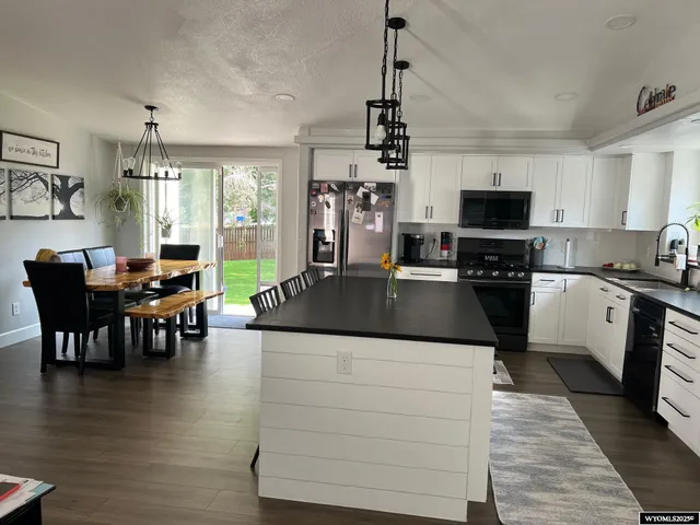 $425,000 | 1306 Fawn Lane, Rawlins, WY 82301