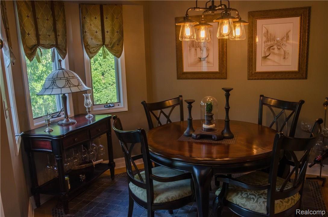 192 West Washington Street Romeo, MI 48065 - Photo 8 of 31 Santos Breakfast Room.JPG
