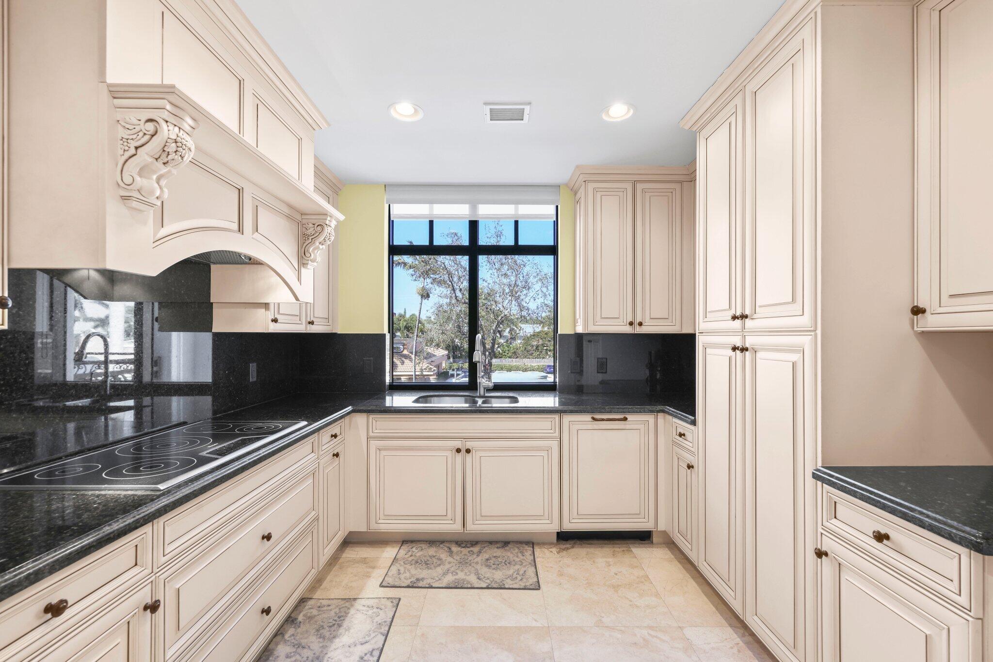 200 East Palmetto Park Road, Unit 19 Boca Raton, FL 33432 - Photo 17 of 62 Kichen