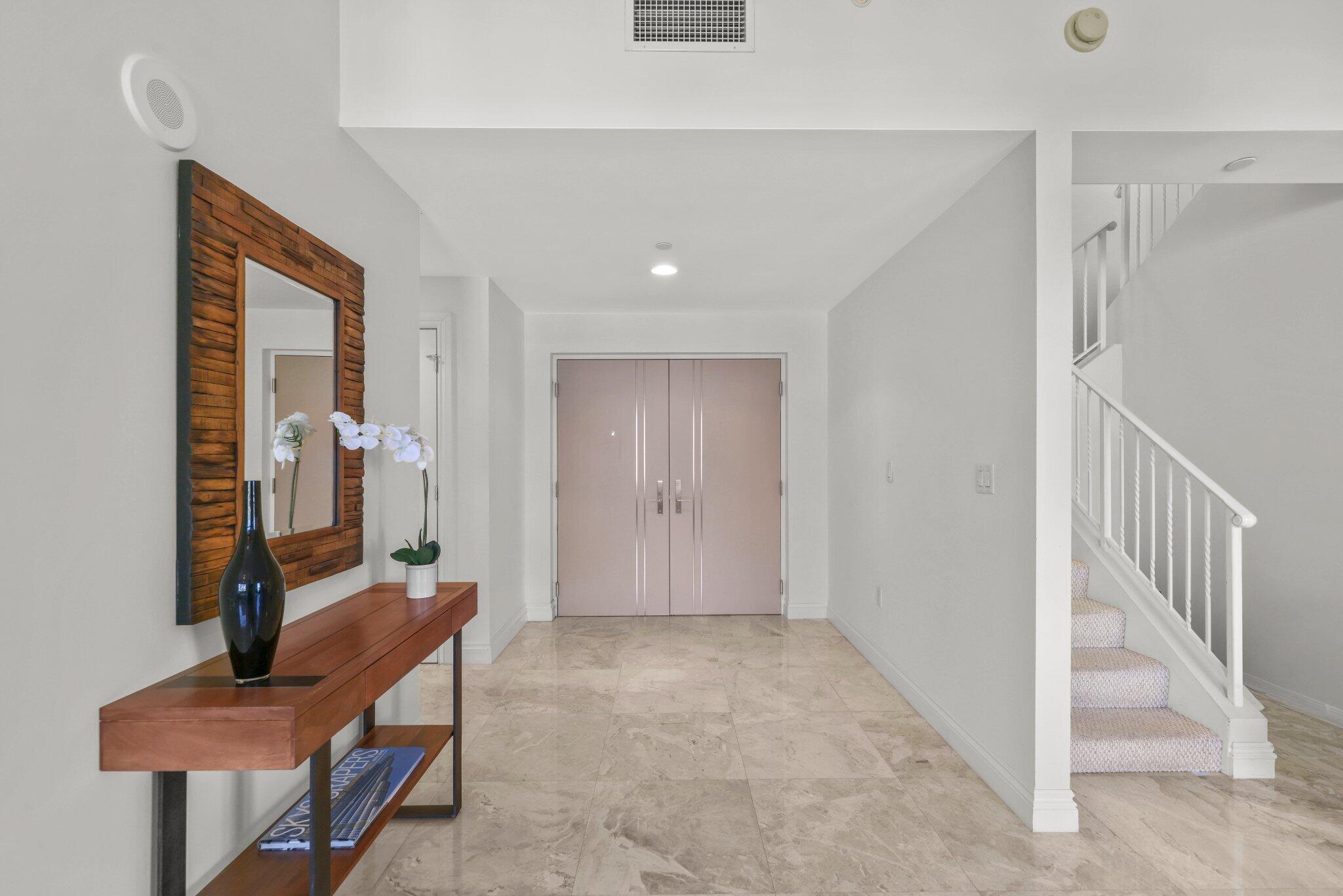 200 East Palmetto Park Road, Unit 19 Boca Raton, FL 33432 - Photo 5 of 62 Foyer Entrance