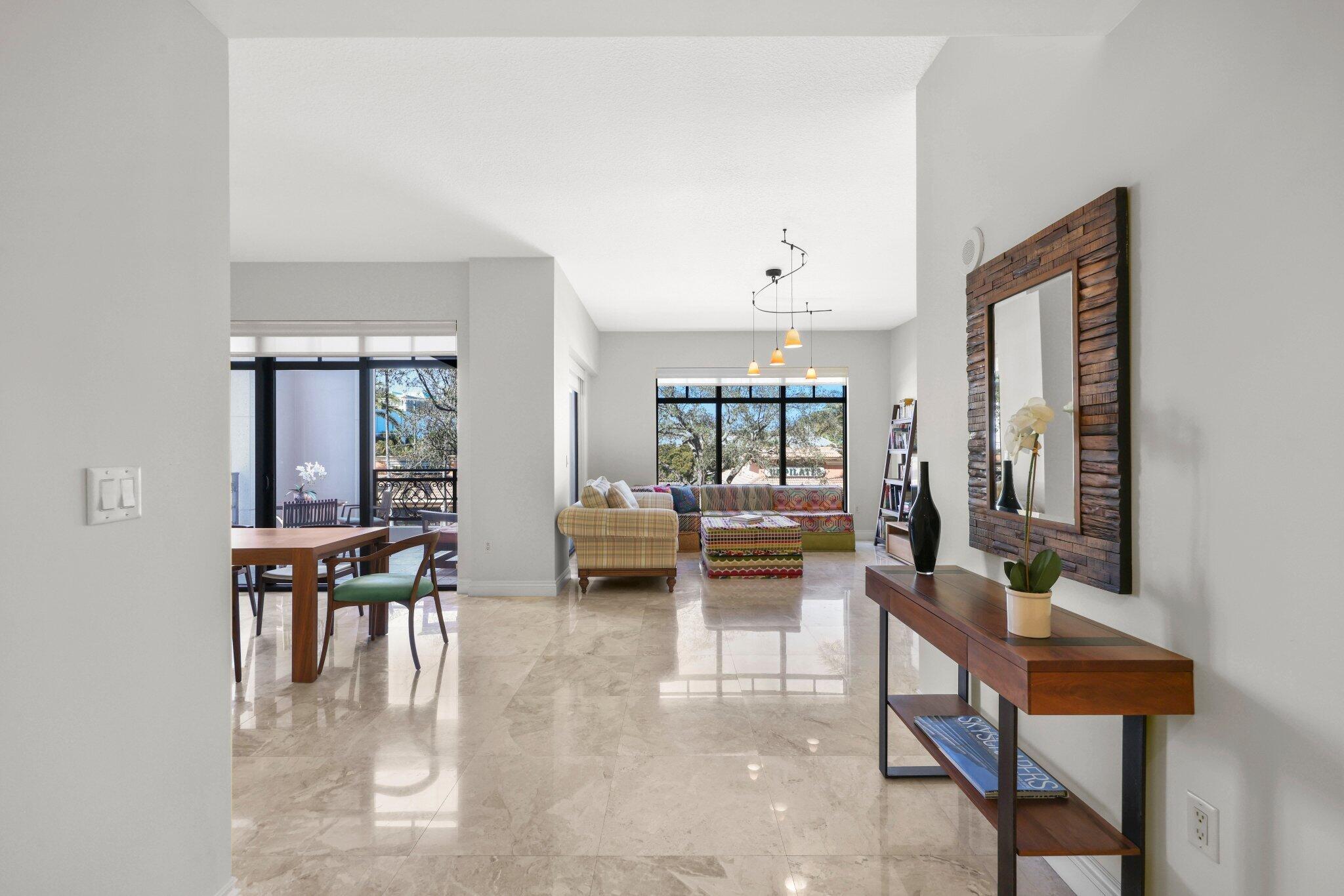 200 East Palmetto Park Road, Unit 19 Boca Raton, FL 33432 - Photo 6 of 62 Foyer