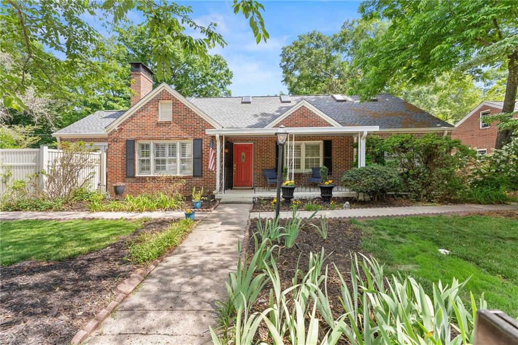 601 Ridgewood Avenue Gainesville, GA 30501 - Photo 1 of 53