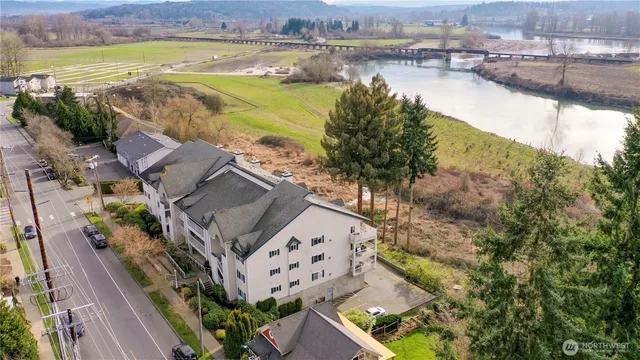 $620,000 | 509 1st Street, Unit 104, Snohomish, WA 98290