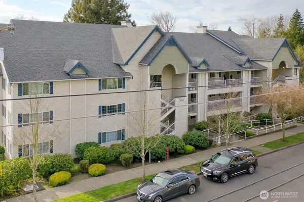 $585,000 | 509 1st Street, Unit 104, Snohomish, WA 98290