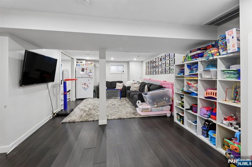 373 Briarcliffe Road Teaneck, NJ 07666 - Photo 21 of 29