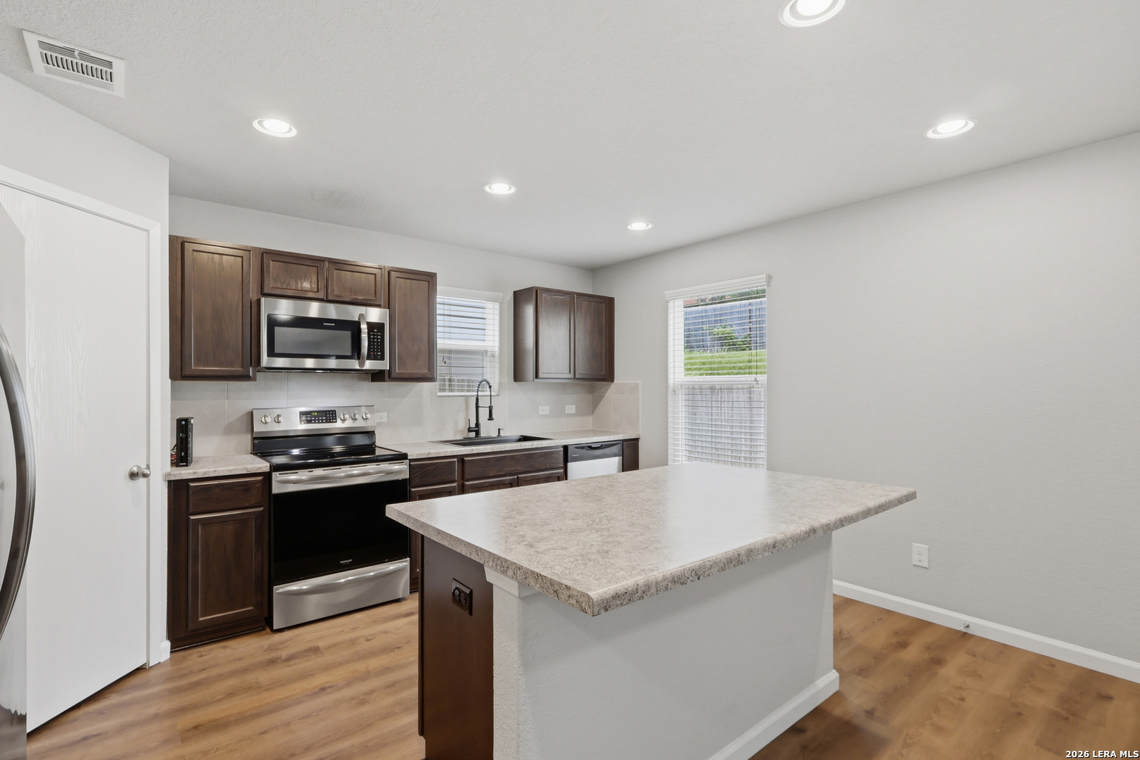 9609 Sandy Ridge Way San Antonio, TX 78239 - Photo 8 of 22