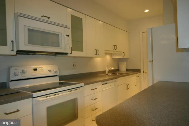 $1,950 | 8358 C Dunham Court, Unit 621, Springfield, VA 22152