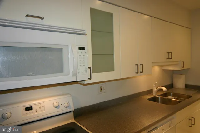 $1,950 | 8358 Dunham Court, Unit C, Springfield, VA 22152