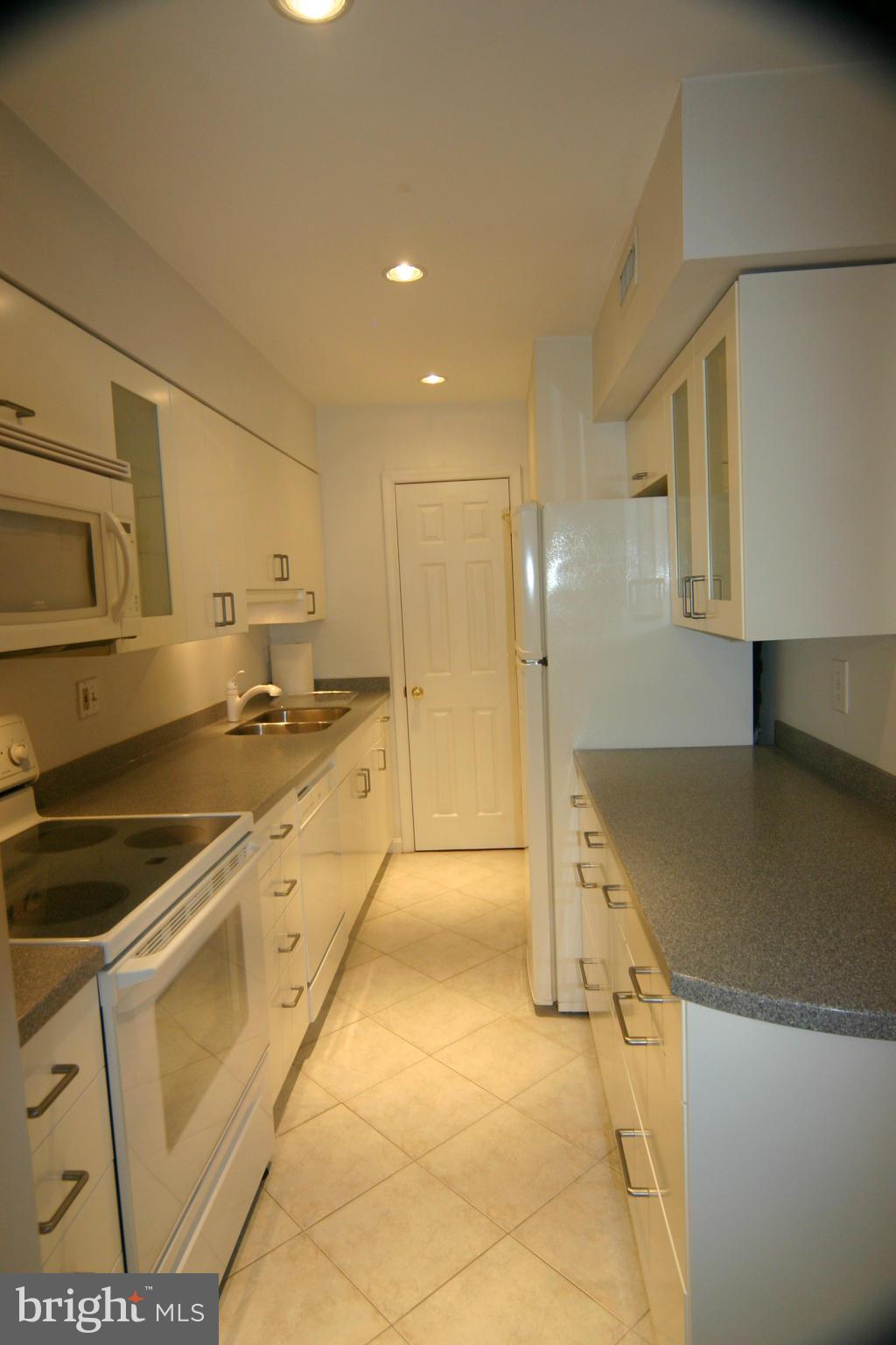 8358 Dunham Court, Unit C Springfield, VA 22152 - Photo 5 of 24 Kitchen