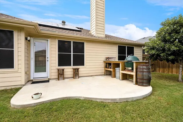 a view of house with outdoor space
