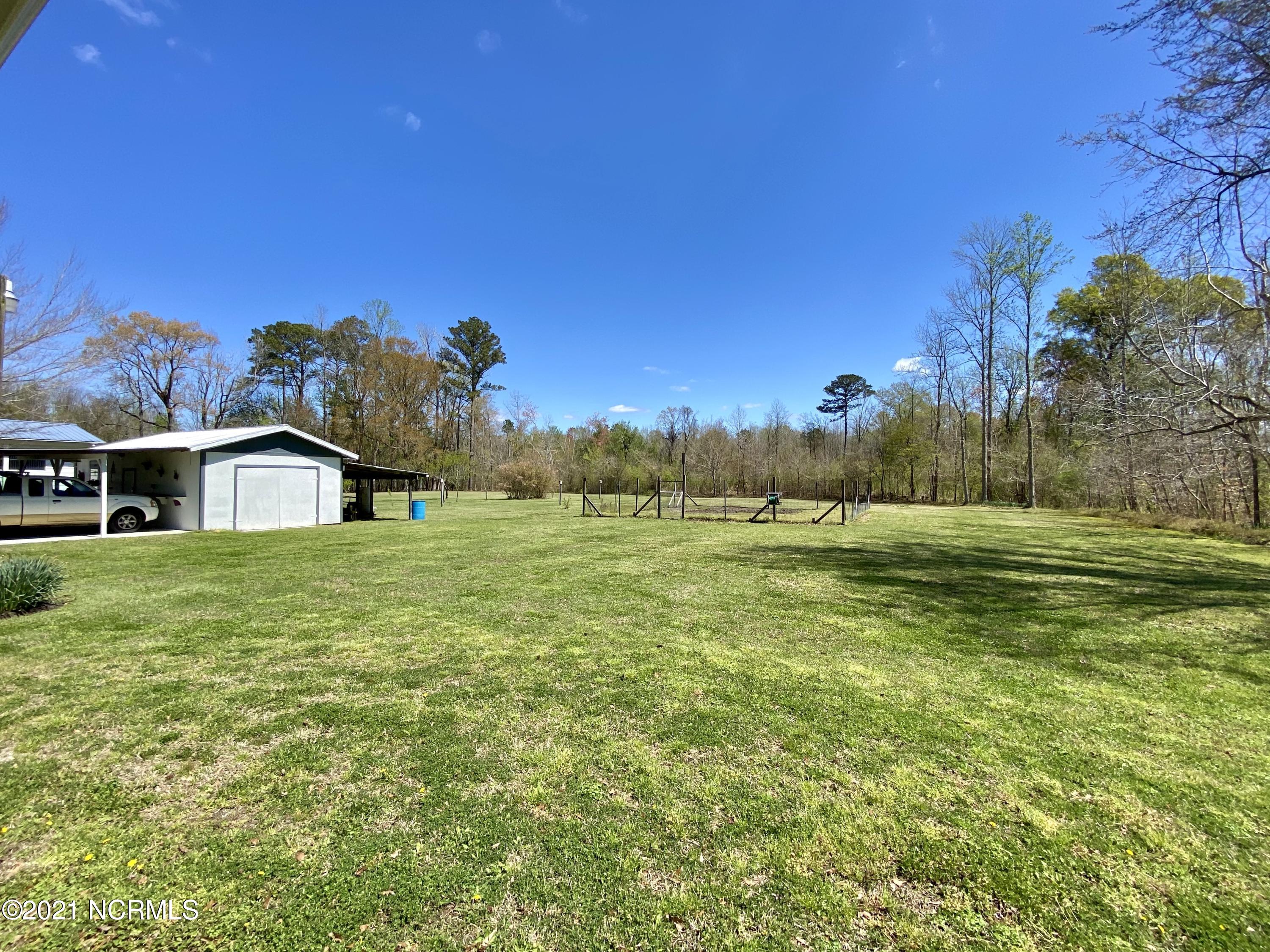 517 Dixon Road Chocowinity, NC 27817 - Photo 16 of 40 866C402F-3FFC-43CB-B922-5D2937DC13B1_1_2