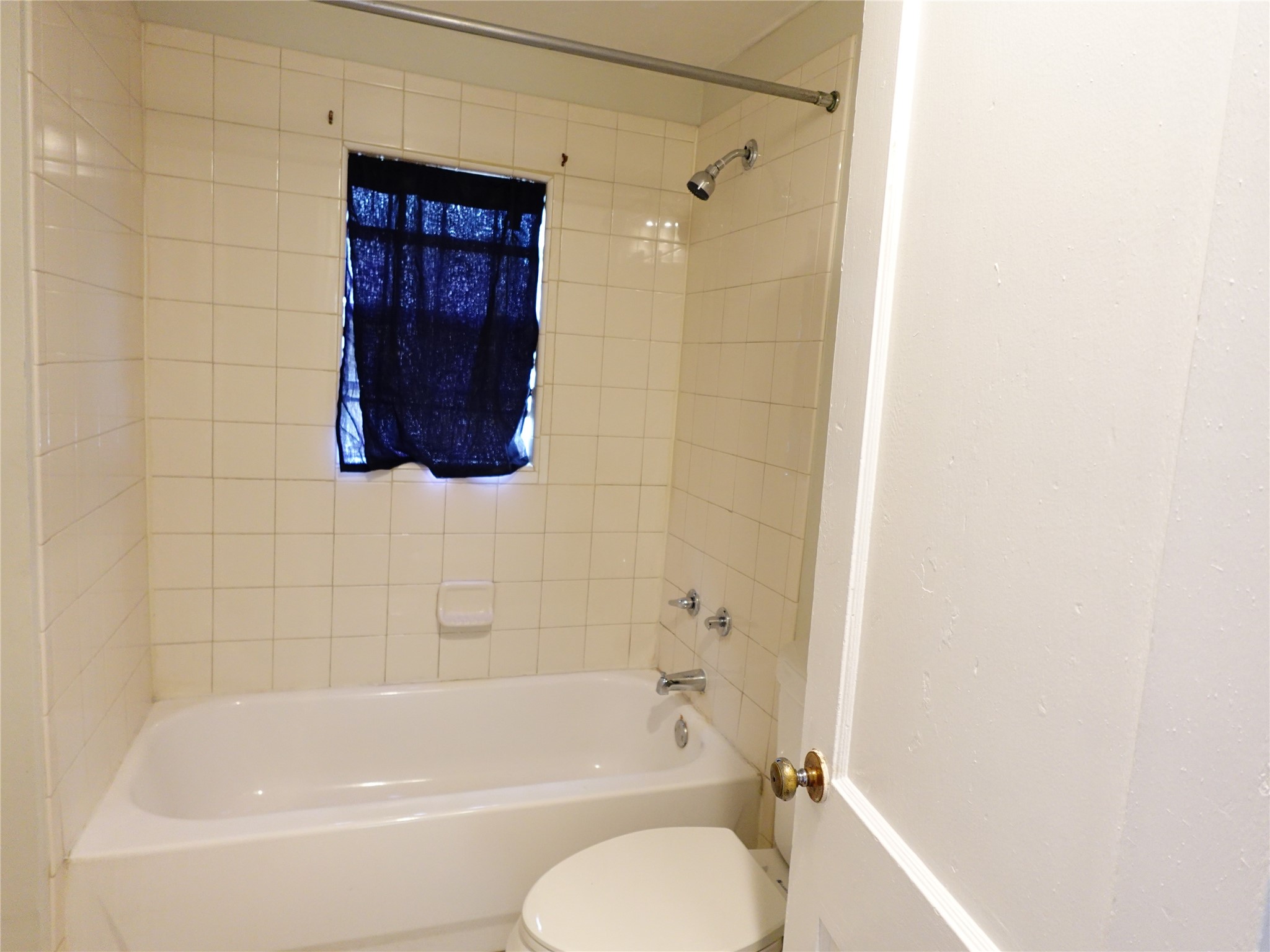 4818 Hirsch Road Houston, TX 77026 - Photo 8 of 9