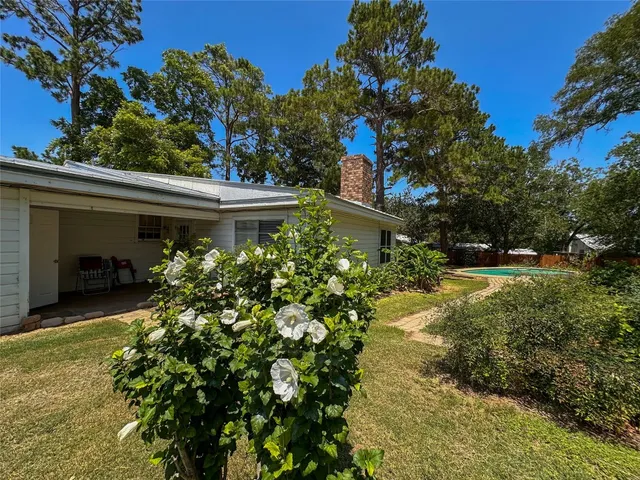 $265,000 | 407 4th Avenue, Smithville, TX 78957