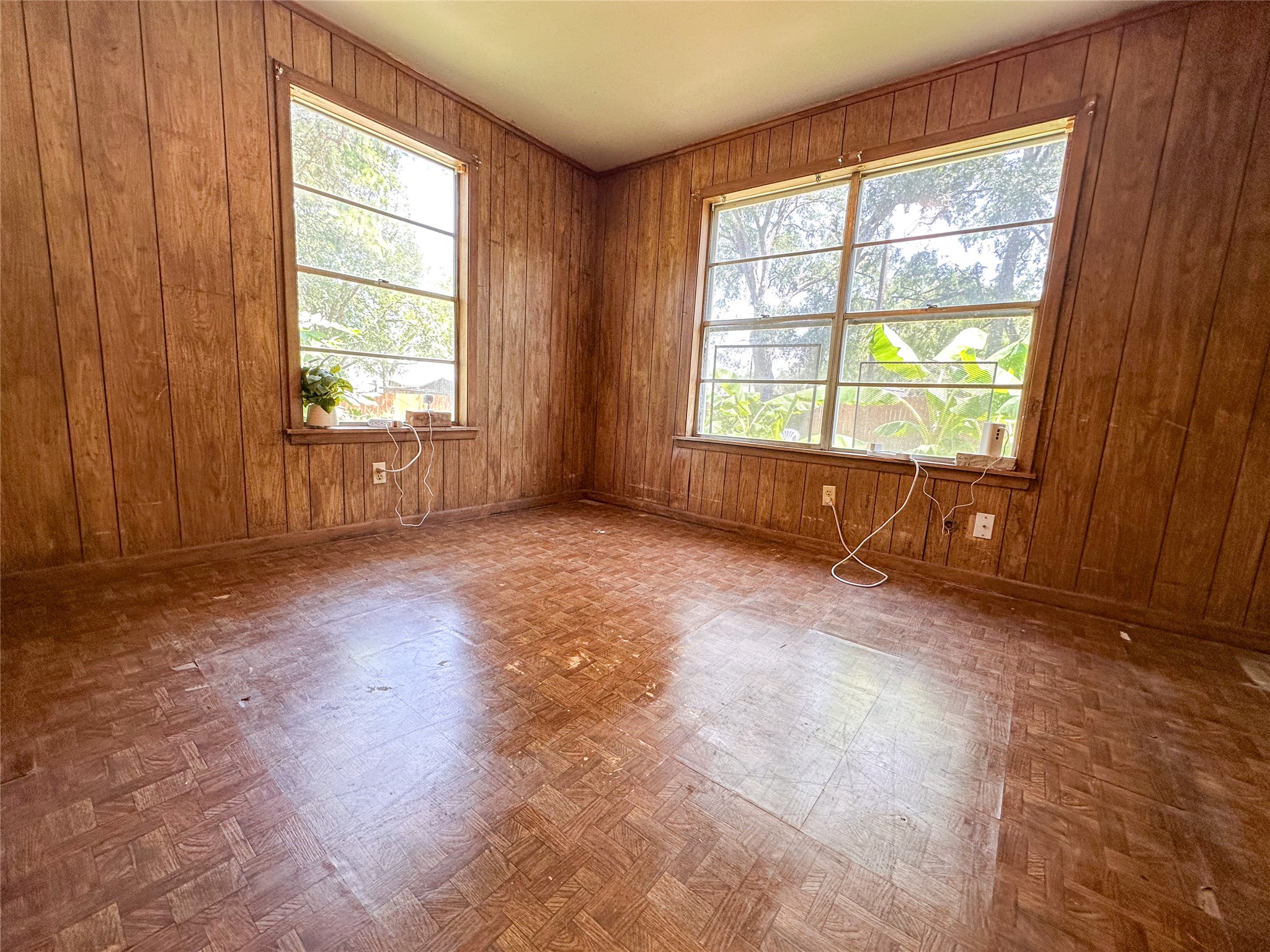 407 4th Avenue Smithville, TX 78957 - Photo 36 of 37 an empty room with windows