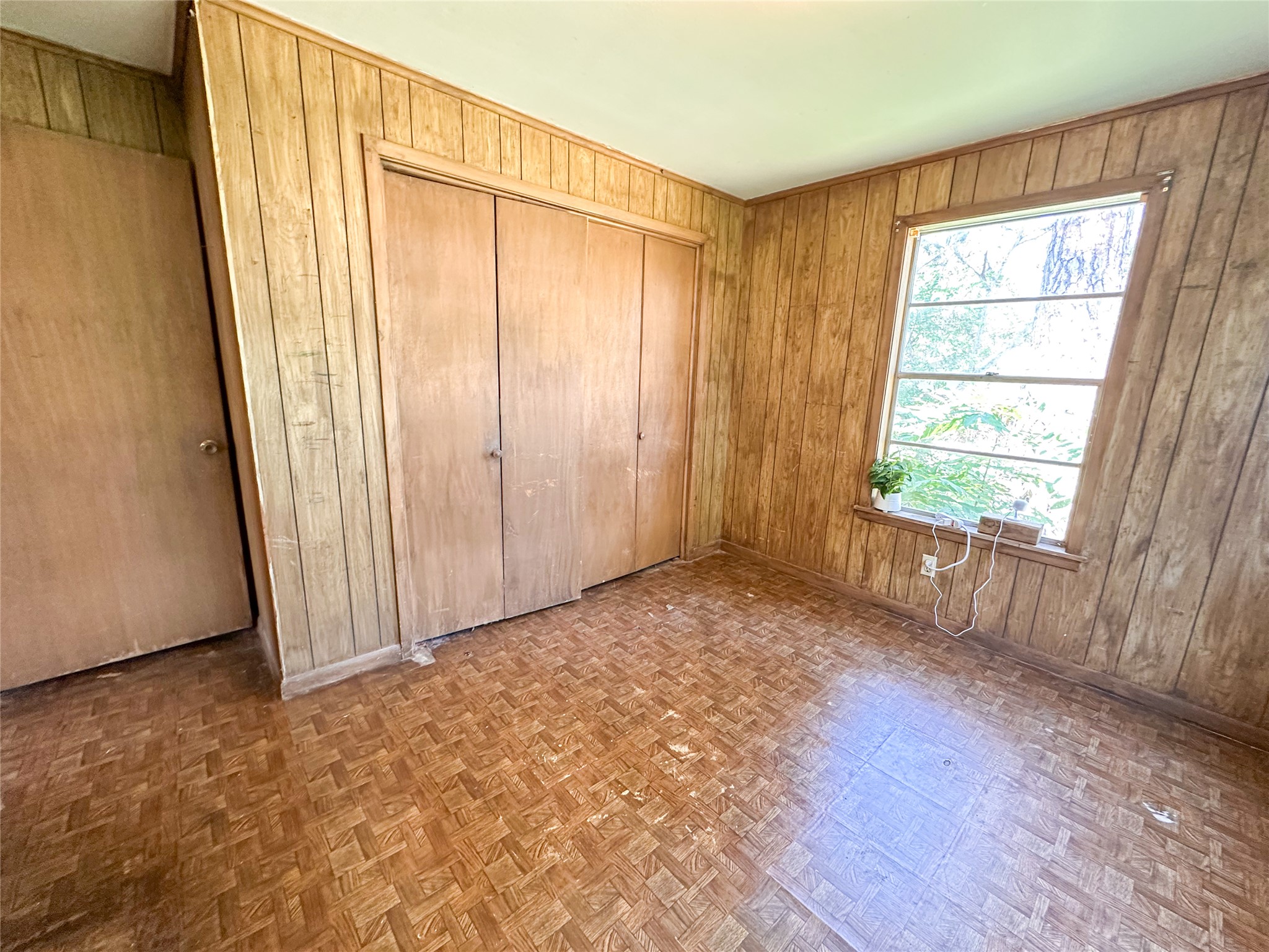 407 4th Avenue Smithville, TX 78957 - Photo 37 of 37 an empty room with windows