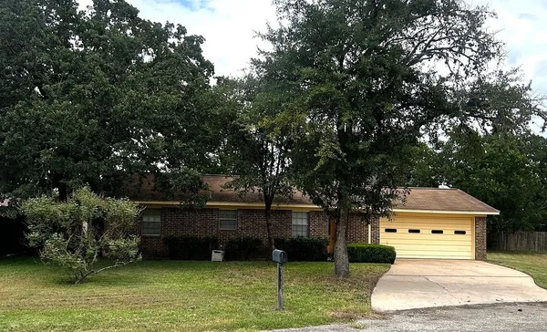 $239,900 | 240 Reed Circle, La Grange, TX 78945