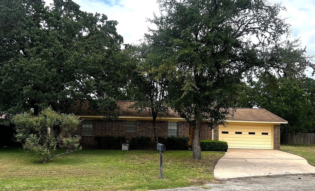 240 Reed Circle La Grange, TX 78945 - Photo 1 of 15