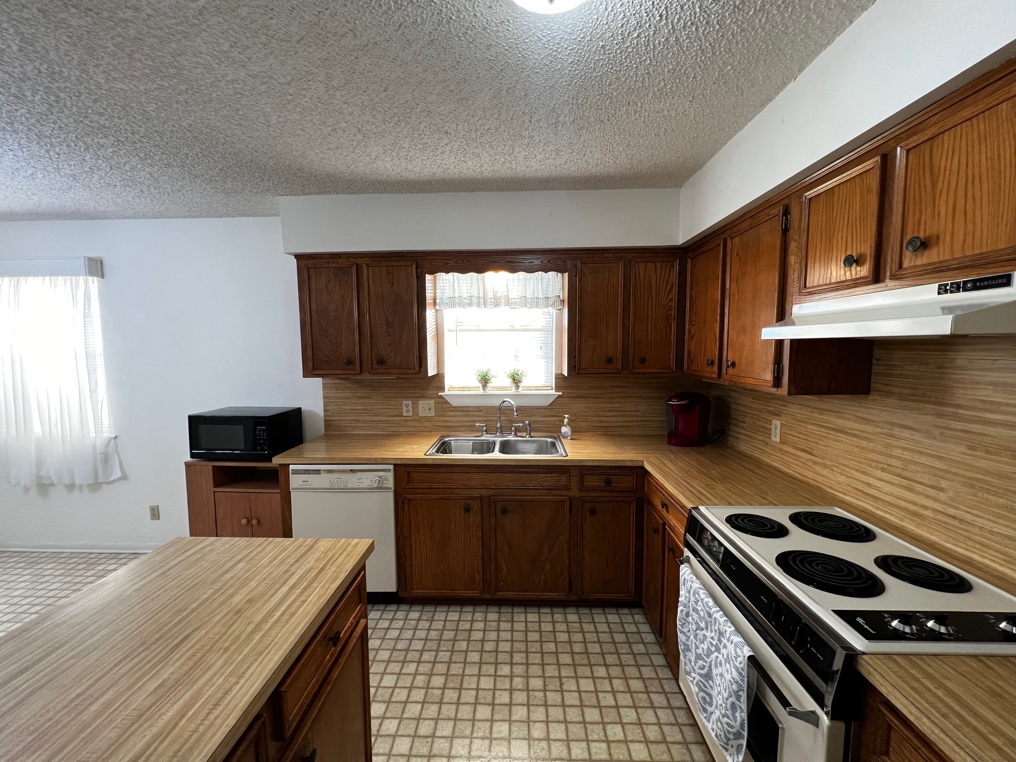 240 Reed Circle La Grange, TX 78945 - Photo 4 of 15