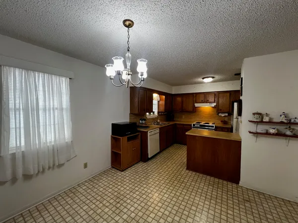 $239,900 | 240 Reed Circle, La Grange, TX 78945