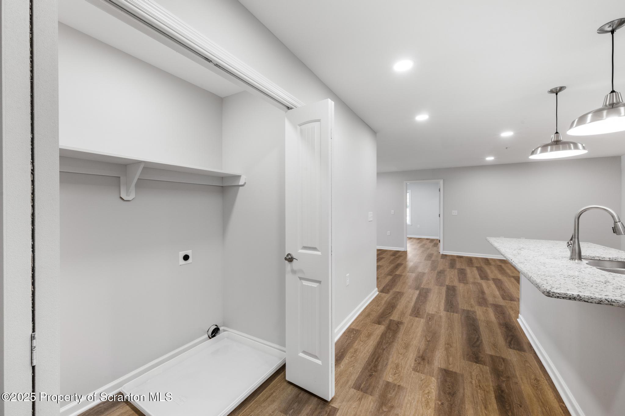 40 Zackery Way Old Forge, PA 18518 - Photo 10 of 27 In Unit Laundry Room