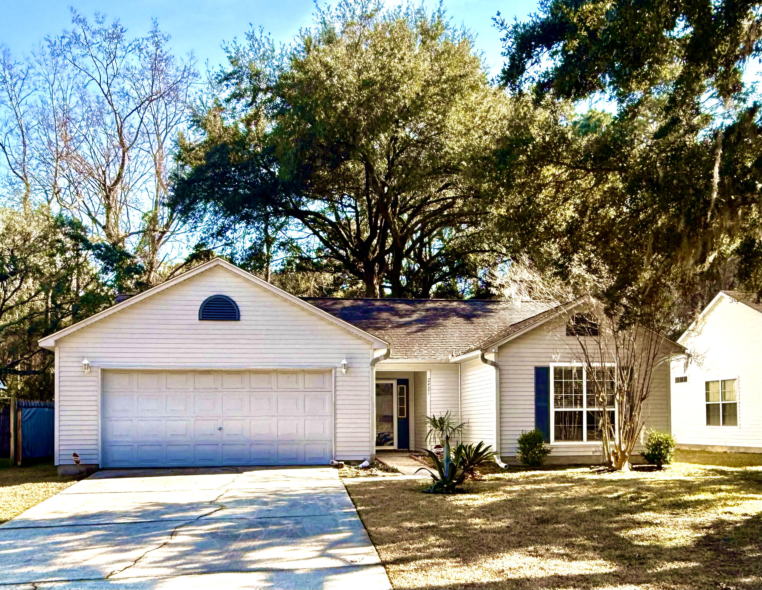 2421 Castlereagh Road Charleston, SC 29414 - Photo 2 of 3 59170029-AED7-4989-81D6-219C9657CCF2_1_2