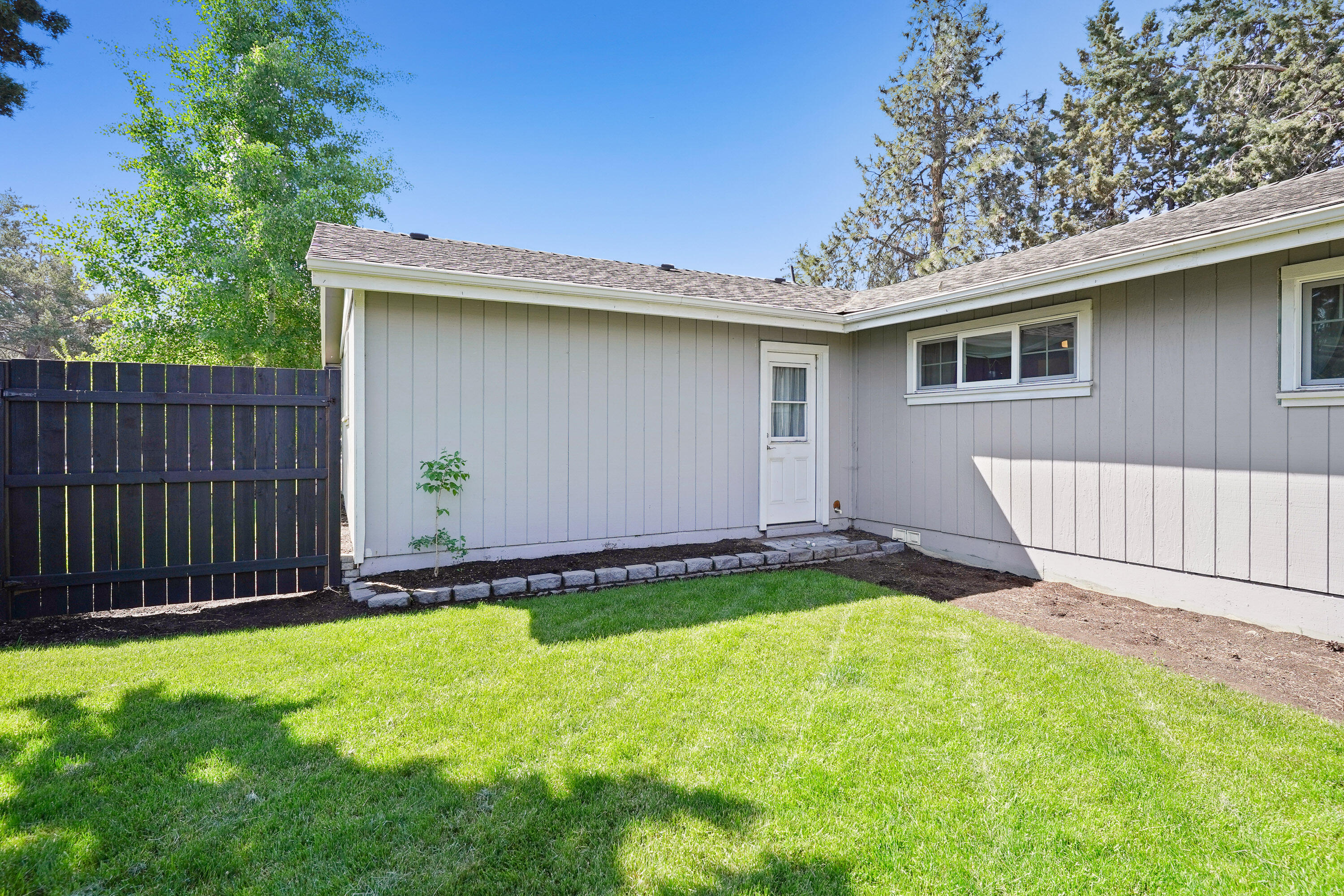 2901 Northeast Shepard Road Bend, OR 97701 - Photo 8 of 36 DSC07186