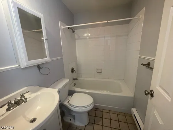 $2,200 | 43 Mapes Avenue, Unit 1R, Newark, NJ 07112