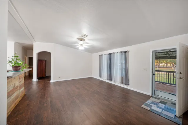 $295,000 | 31351 Buckeye Road, Waller, TX 77484