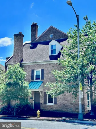 $4,200 | 4424 Washington Boulevard, Arlington, VA 22201