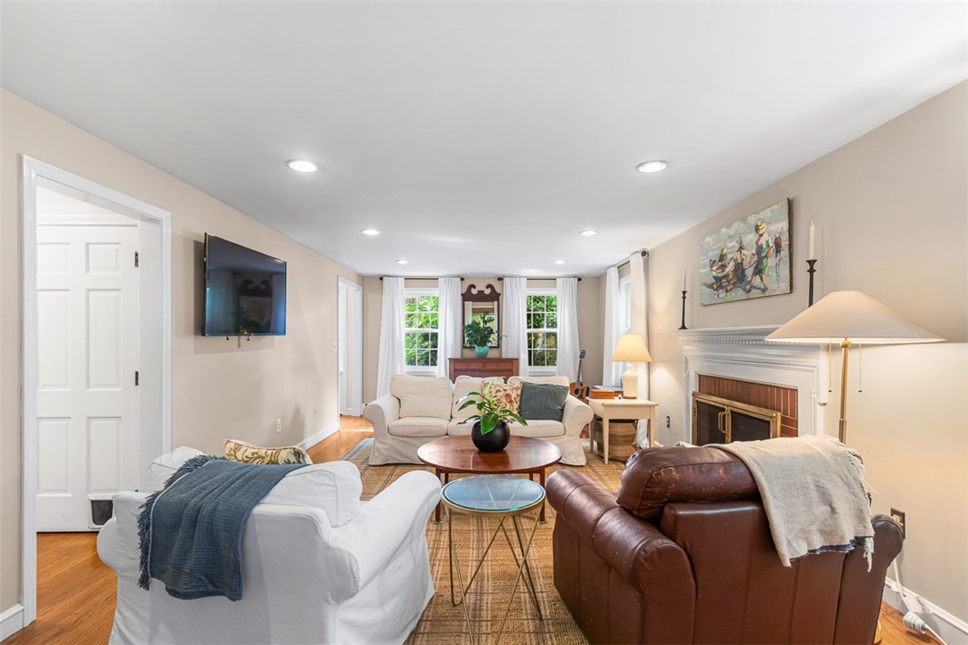 20 Terrace Drive Barrington, RI 02806 - Photo 6 of 47
