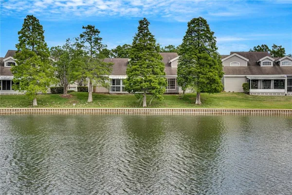 $340,000 | 3133 Stonewater Drive, Unit 3133, Lakeland, FL 33803