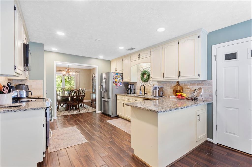 609 Dover Place Smiths Station, AL 36877 - Photo 18 of 37 Gallery Image 18