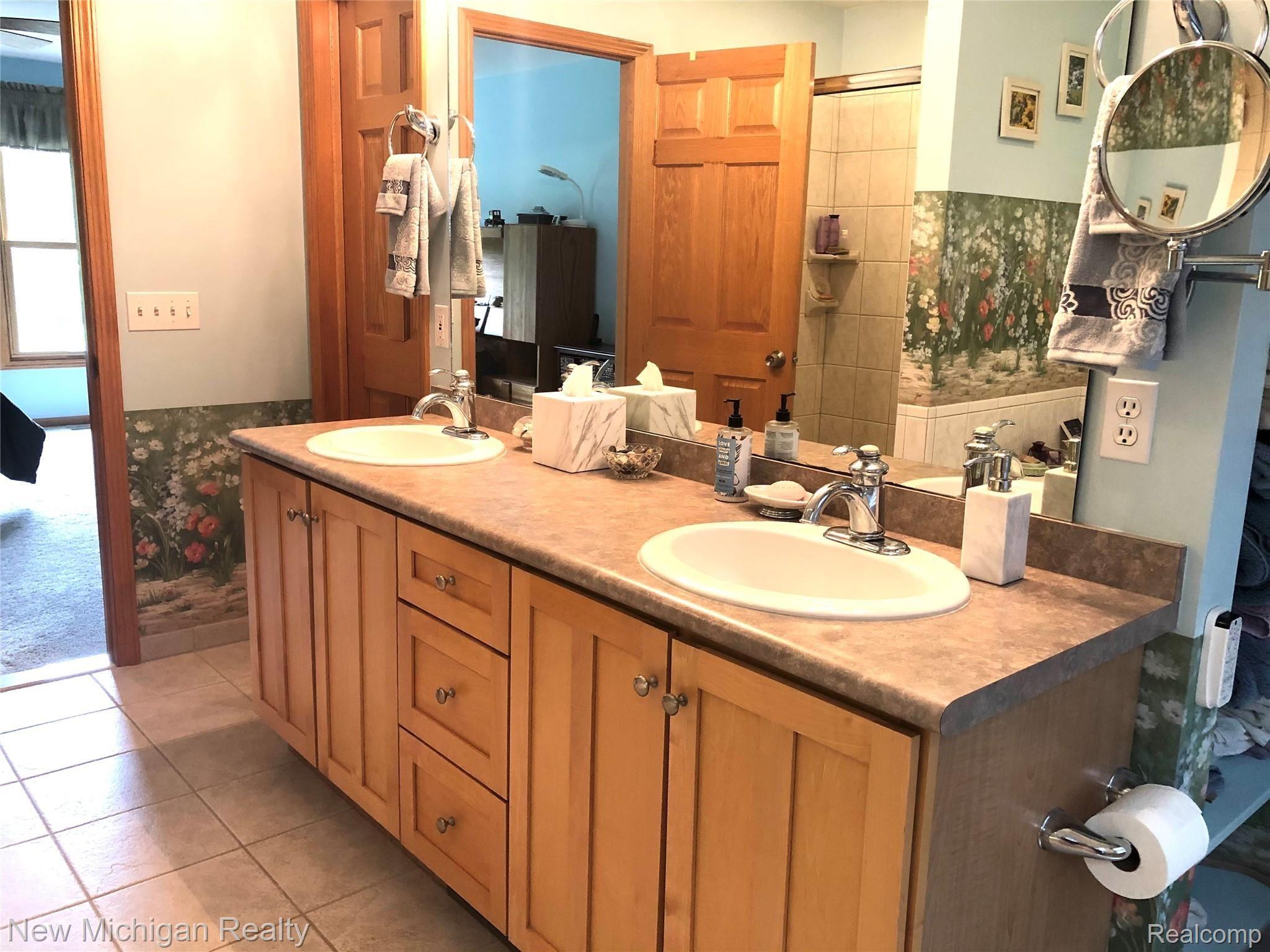 7052 West Ridge Drive Brighton, MI 48116 - Photo 25 of 32 24631636-E80D-41C8-BA88-6D772A7F00AD.jpeg