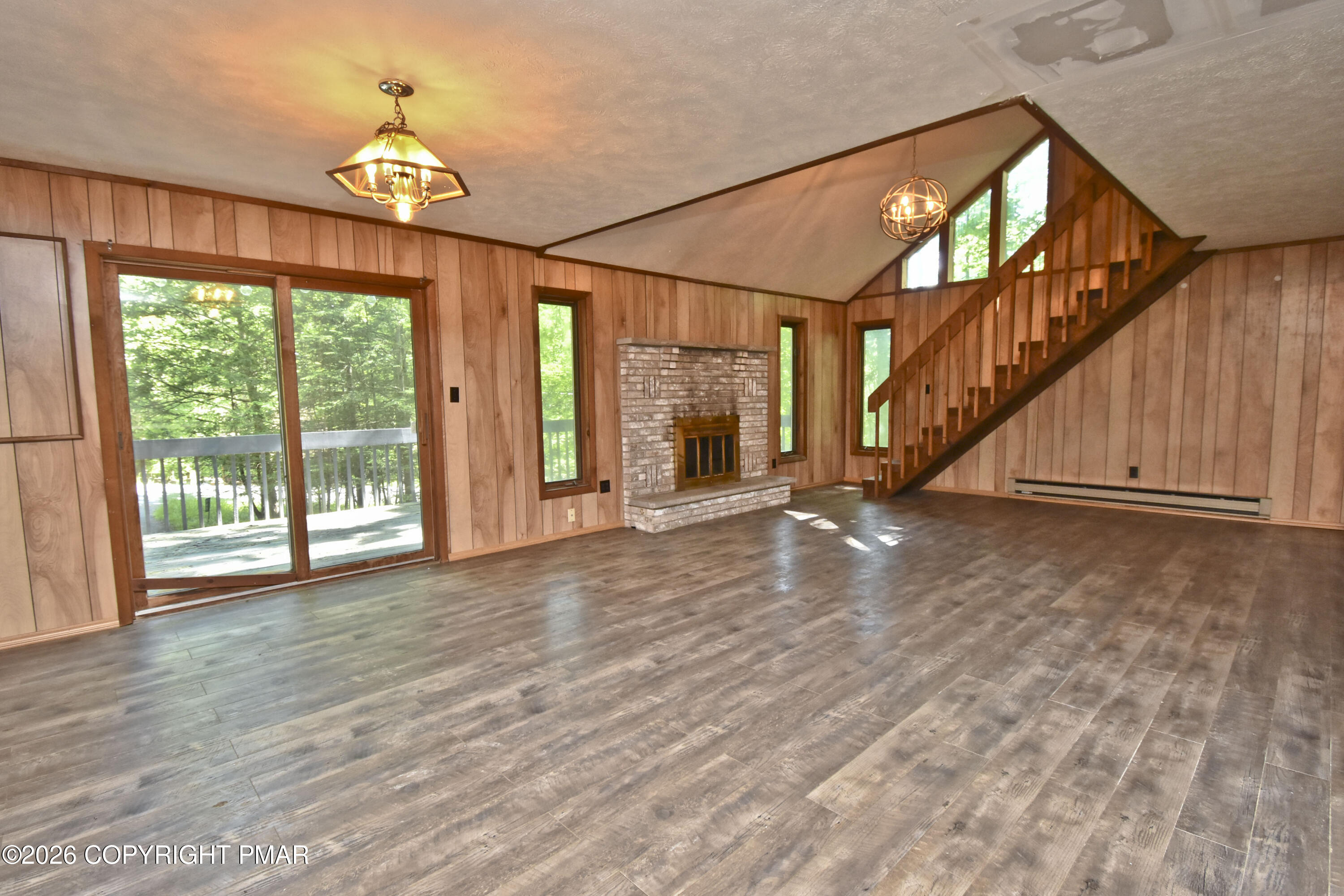 148 Manchester Drive Bushkill, PA 18324 - Photo 3 of 35 2 Living Room (1)