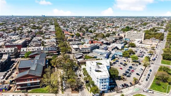 $419,500 | 427 Esplanade Avenue, Unit 201, New Orleans, LA 70116