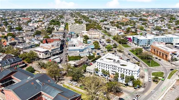 $419,500 | 427 Esplanade Avenue, Unit 201, New Orleans, LA 70116