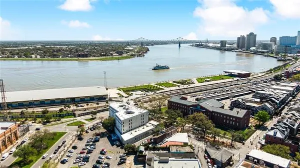 $419,500 | 427 Esplanade Avenue, Unit 201, New Orleans, LA 70116