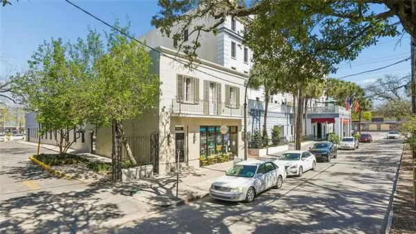 $419,500 | 427 Esplanade Avenue, Unit 201, New Orleans, LA 70116