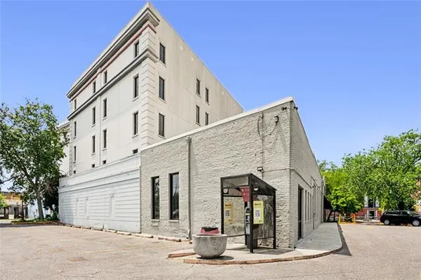 $419,500 | 427 Esplanade Avenue, Unit 201, New Orleans, LA 70116